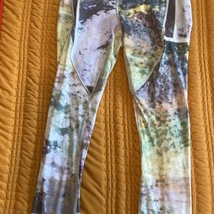 Brand new and never worn Lululemon Tights.